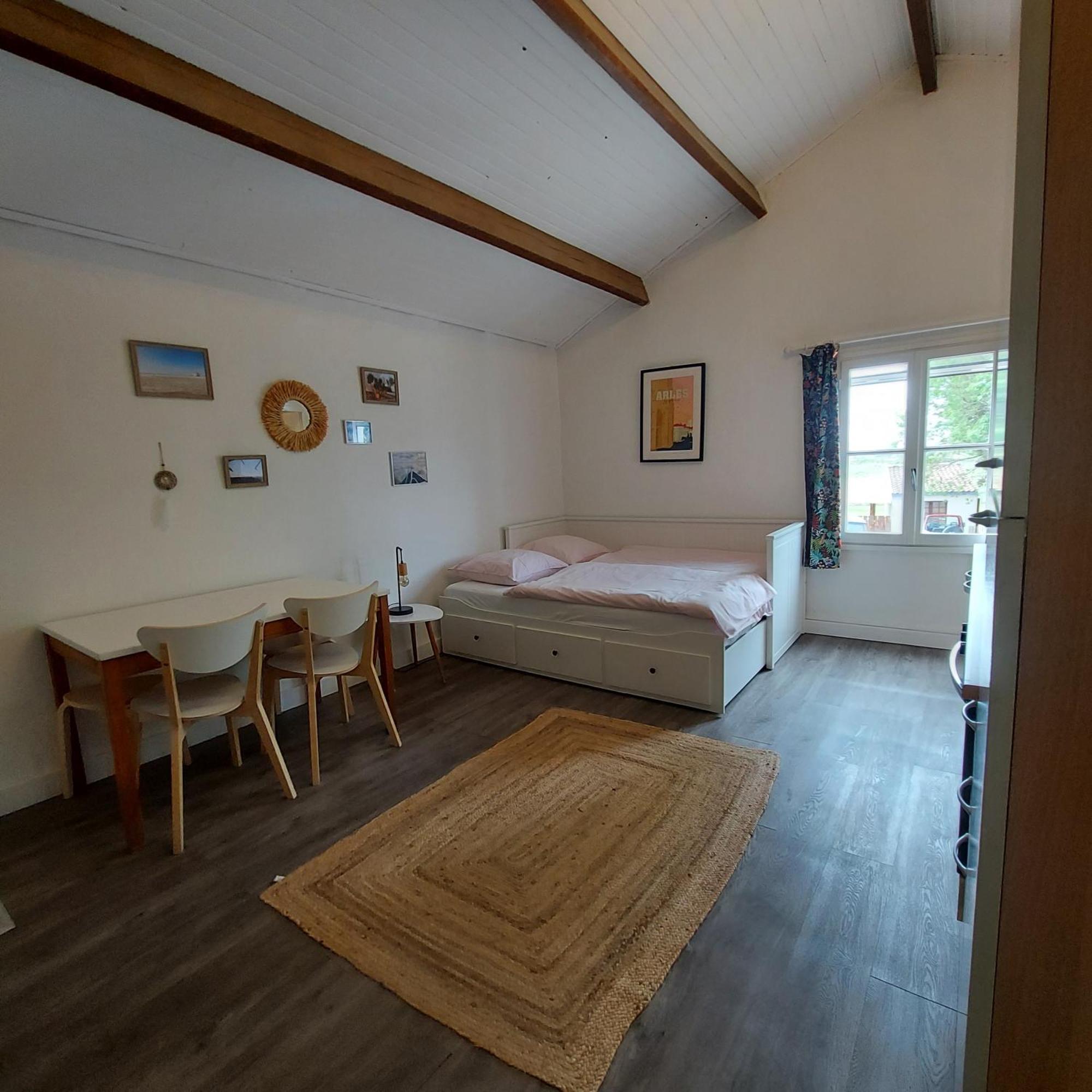 Mas Constantin Apartamento Salin-de-Giraud Exterior foto